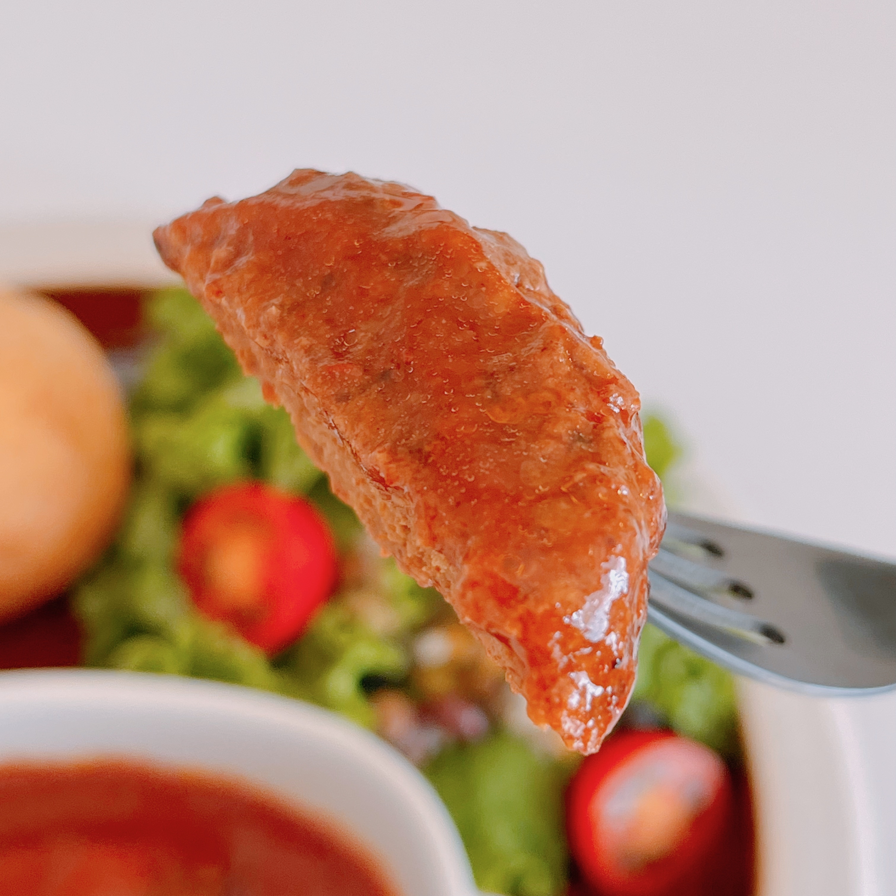 KALDI（カルディ）のおすすめ「肉バル缶 トマトソースのハンバーグ」