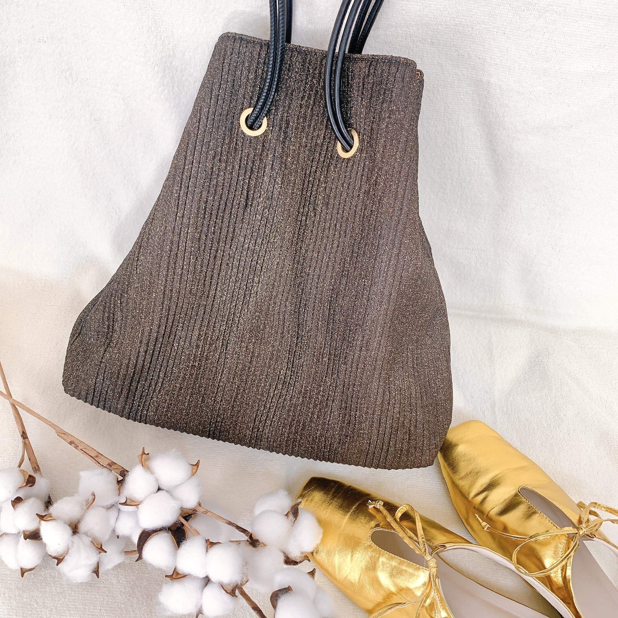 GLOBAL WORK(グローバルワーク)のおすすめのバッグ「キラキラ3WAY巾着/一部店舗限定」