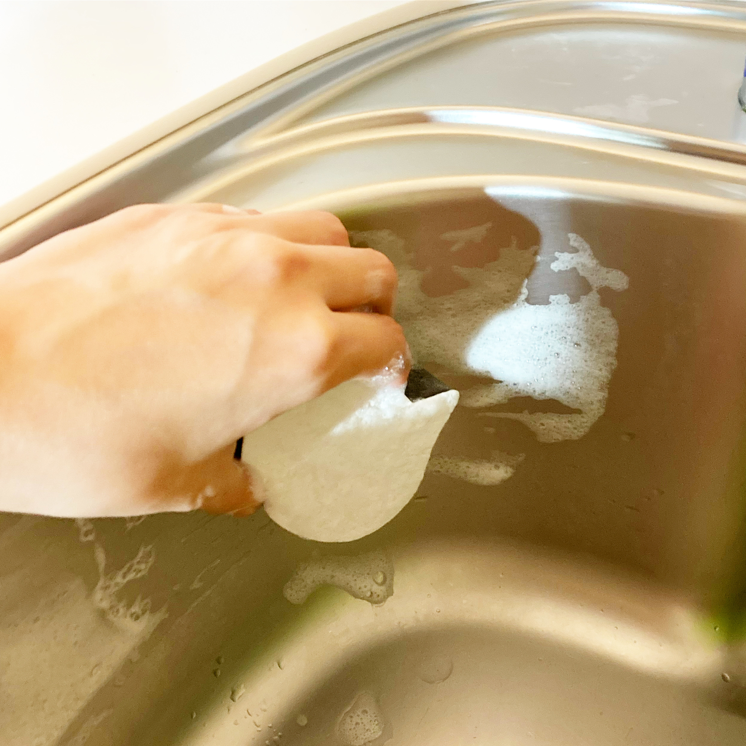 CanDo（キャンドゥ）のキッチンアイテム「ネコピカPETAKORA シンク洗い」