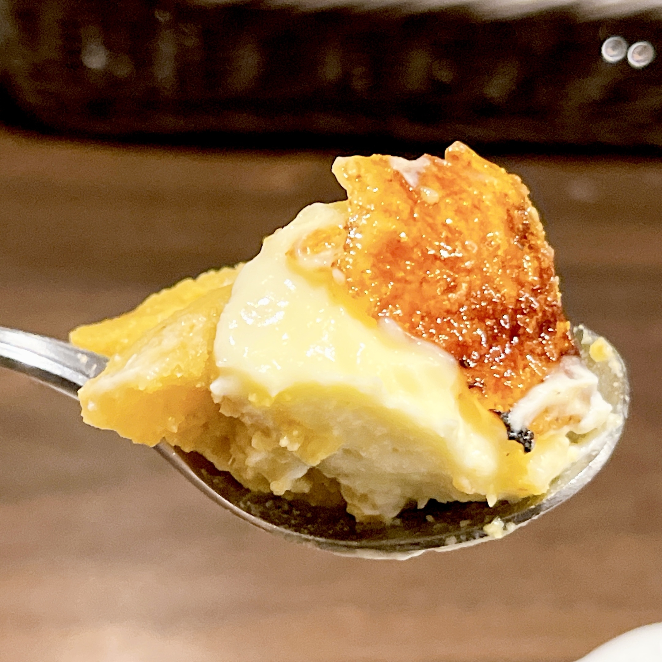 星乃珈琲のおすすめスイーツ「とろけるカスタードとりんごのスイートポテトブリュレ」