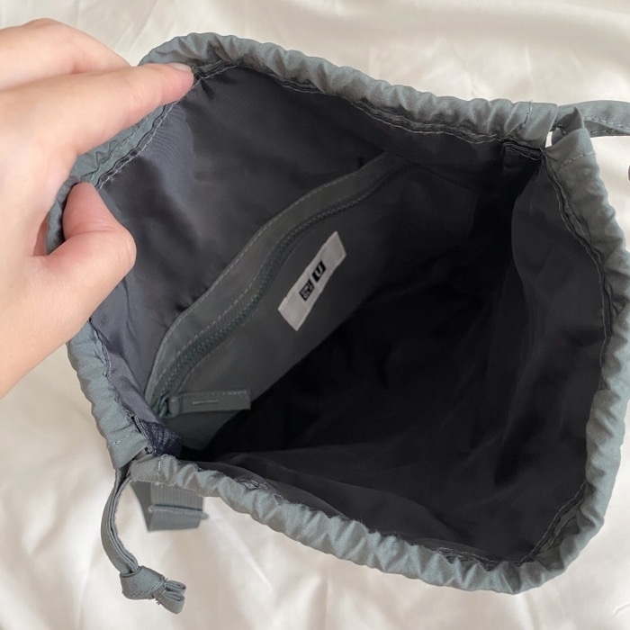 ユニクロのオススメのバッグ「ドローストリングバッグ（スモール）」