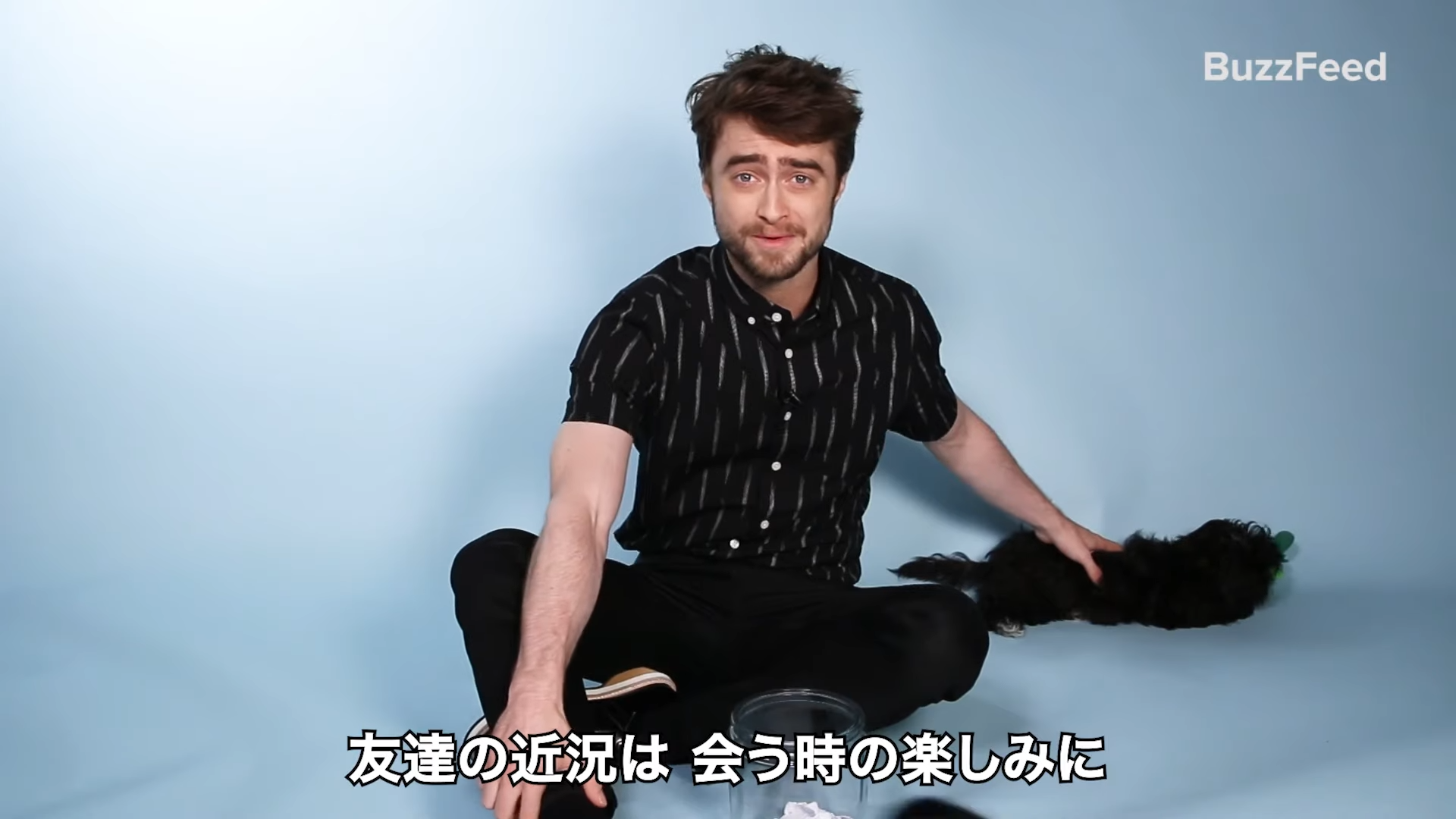 インタビューに答えるダニエル・ラドクリフ