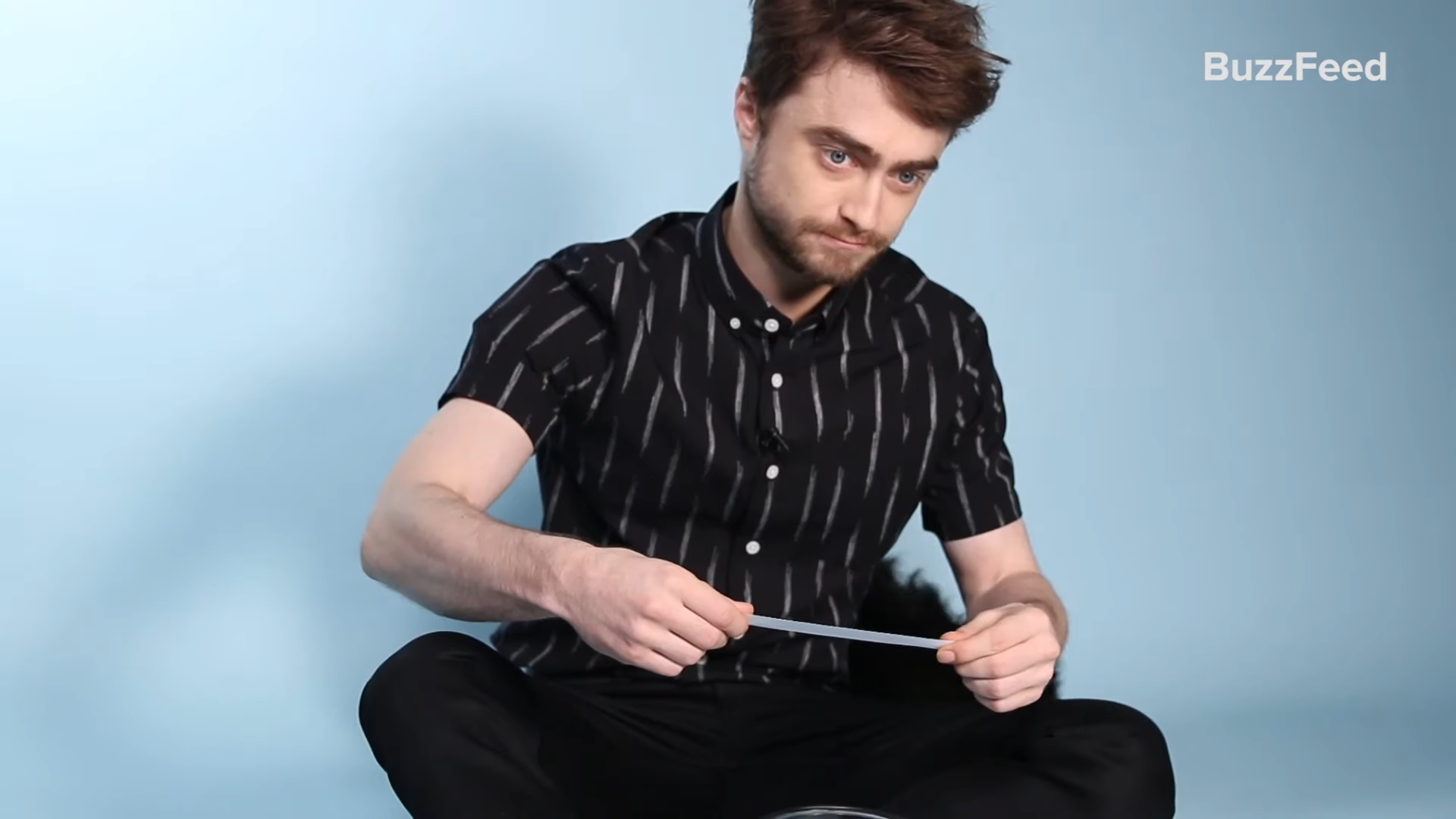 インタビューに答えるダニエル・ラドクリフ