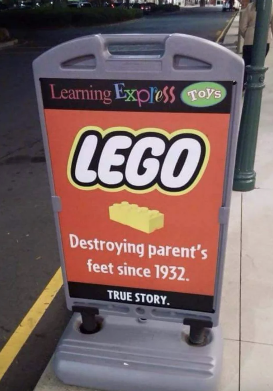 Lego: destroying parent&#x27;s feet since 1932