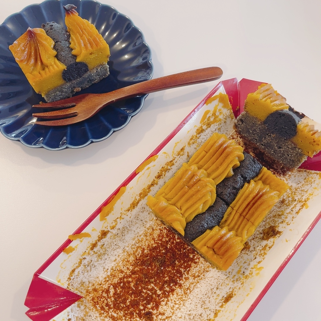 成城石井のオススメのスイーツ「北海道産南瓜と黒胡麻のケーキ」