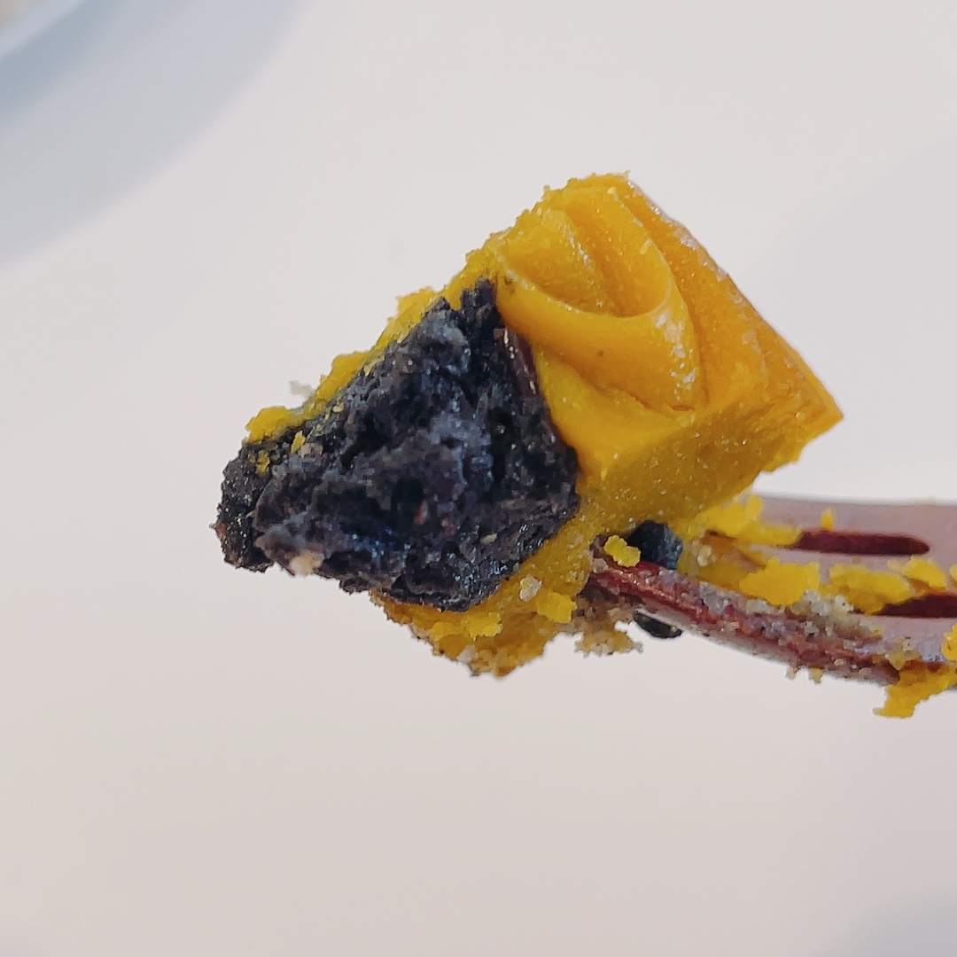 成城石井のオススメのスイーツ「北海道産南瓜と黒胡麻のケーキ」