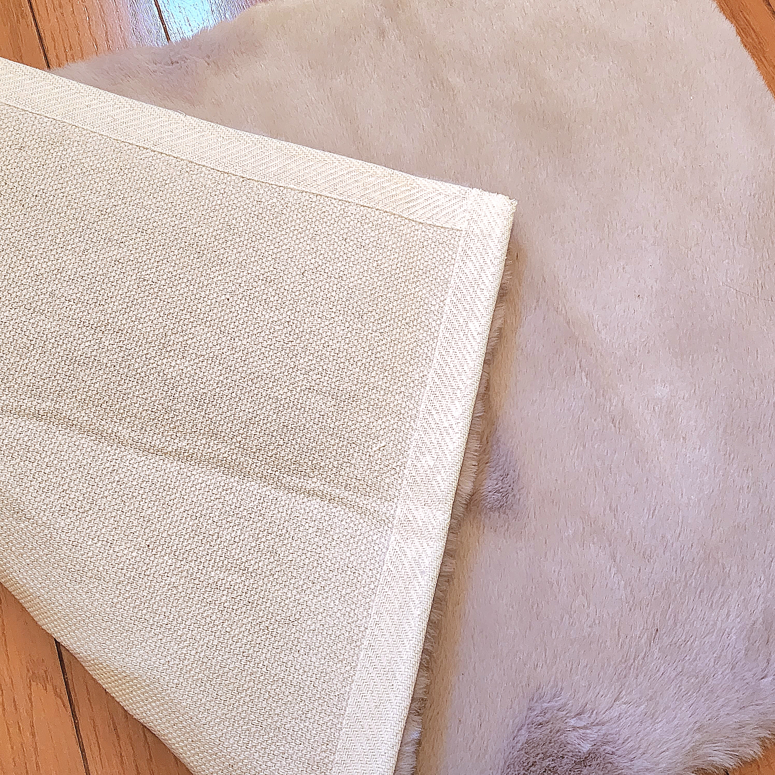 ニトリのおすすめインテリア「フロアマット（ウサギ2 LMO 50X80）」