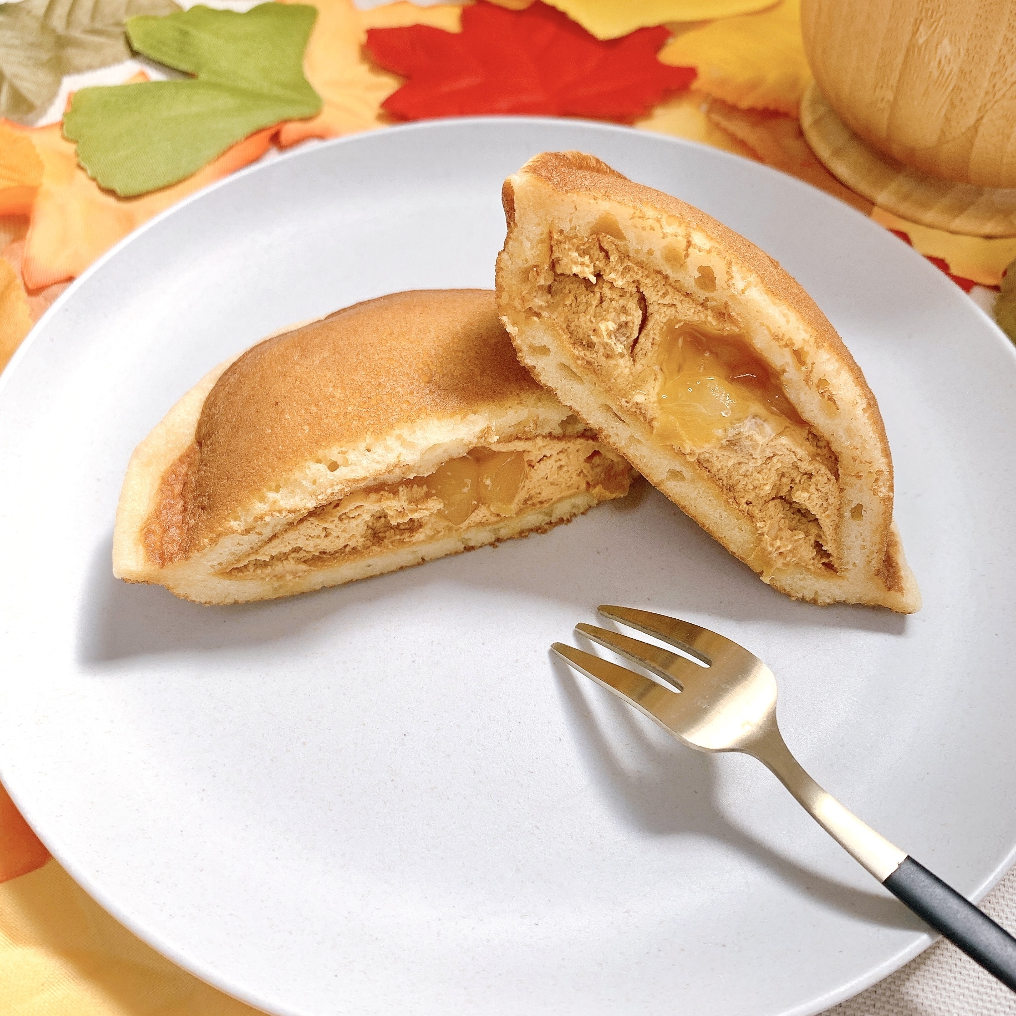 LAWSON(ローソン)のおすすめのスイーツ「どらもっち アップルキャラメル」