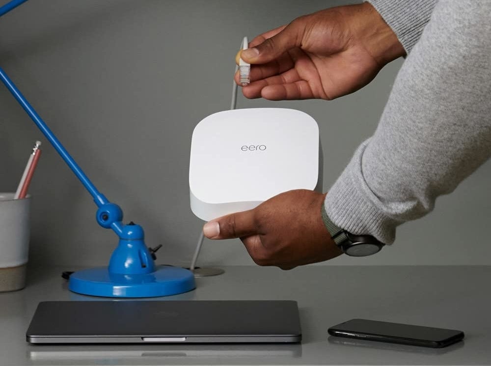 Model plugging in the Eero router