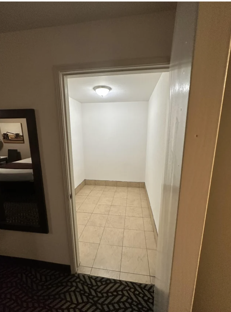 An empty room with no windows