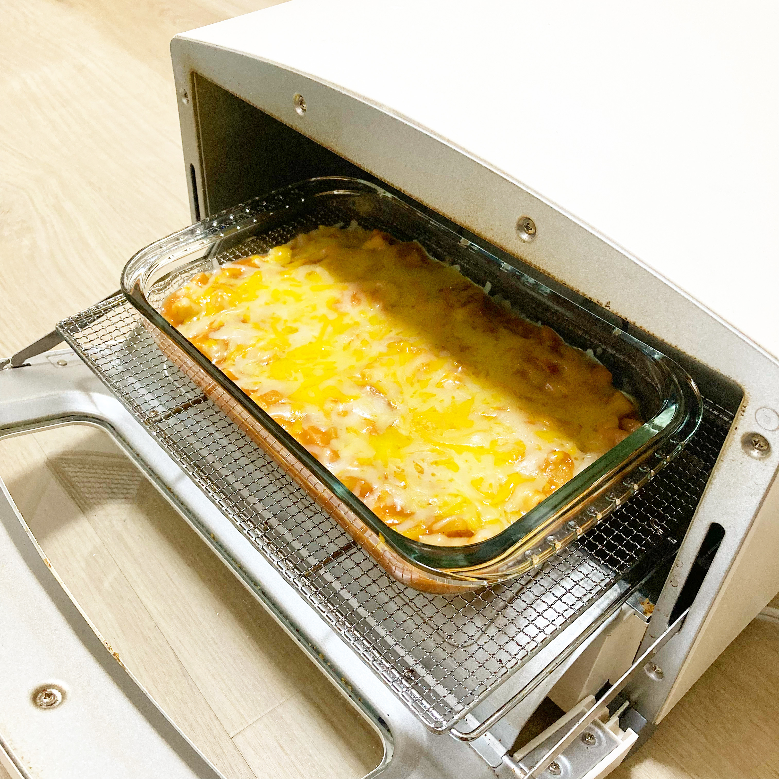 DAISO(ダイソー)の料理アイテム「長方形グラタン皿(1L)」