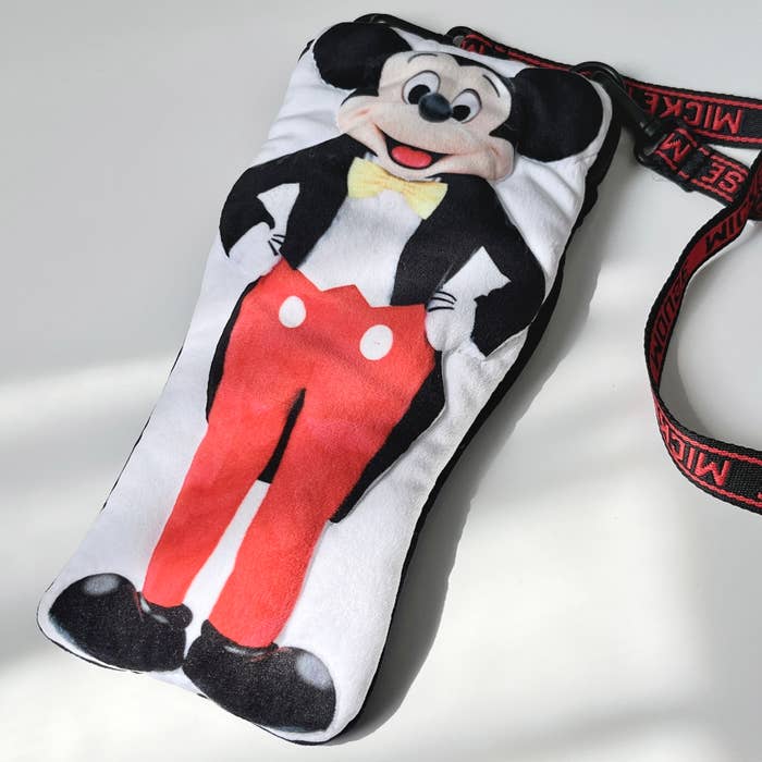 ディズニーランドのおすすめお土産「ショルダーバッグ」