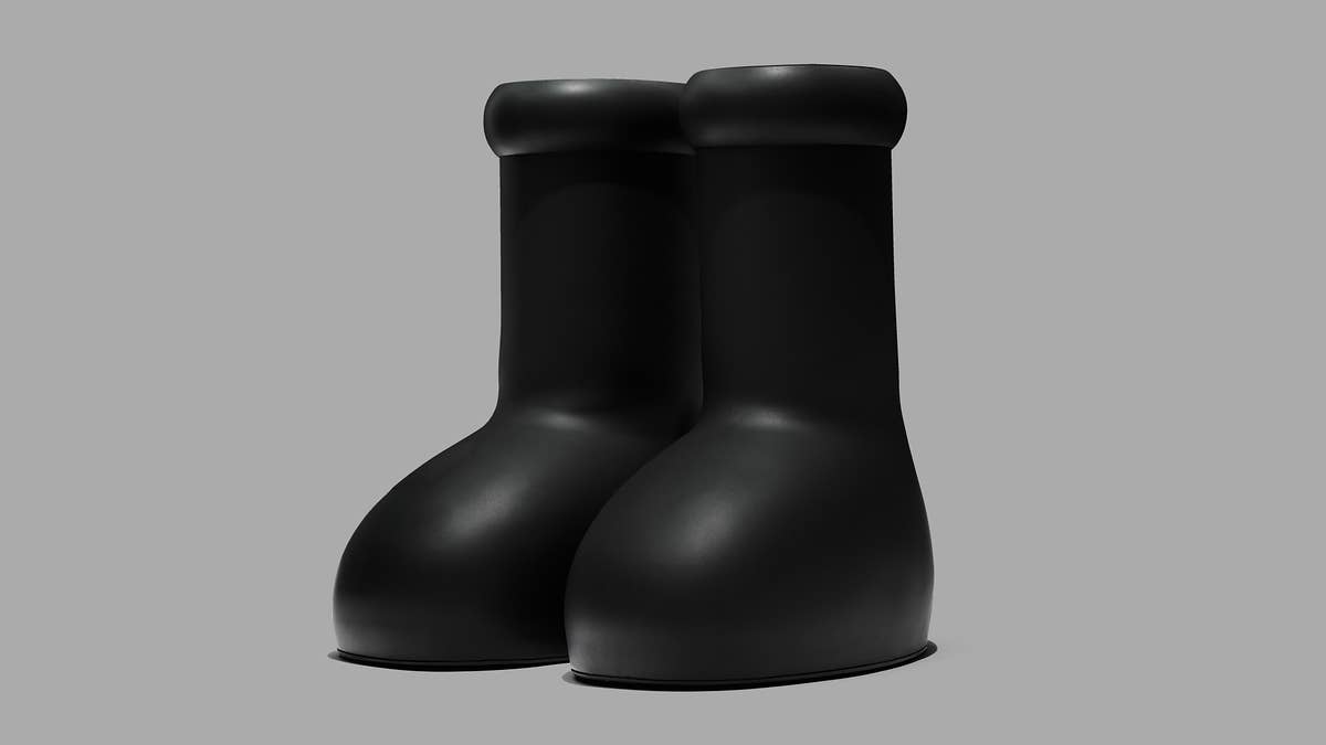 Viral oversized boots arrive in a fully blacked out colorway.