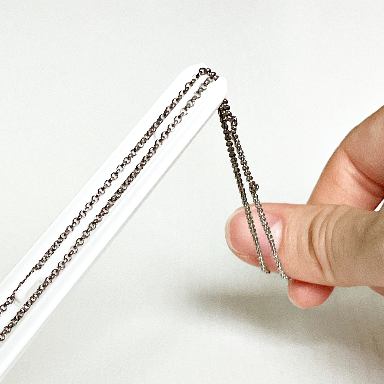 Seria(セリア)のおすすめ雑貨「絡みにくいネックレスケース 2P」