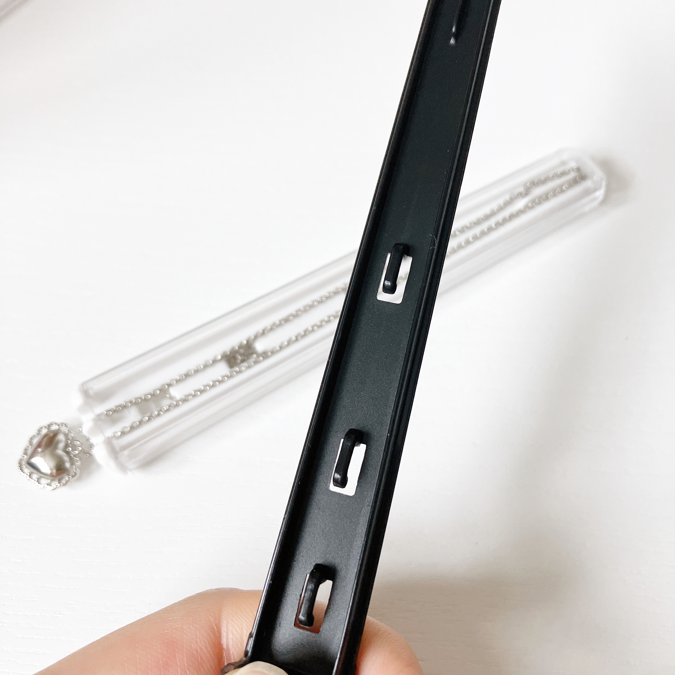 Seria(セリア)のおすすめ雑貨「絡みにくいネックレスケース 2P」