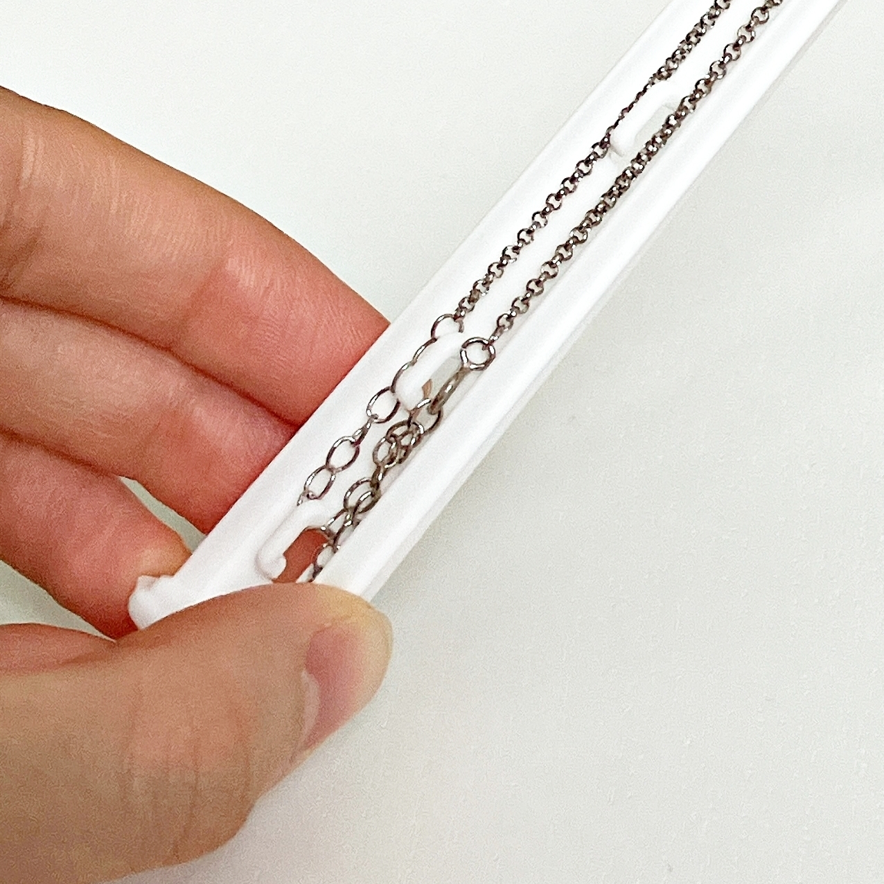 Seria(セリア)のおすすめ雑貨「絡みにくいネックレスケース 2P」