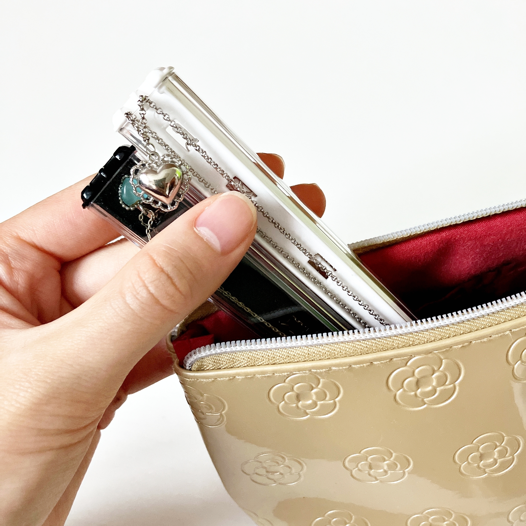 Seria(セリア)のおすすめ雑貨「絡みにくいネックレスケース 2P」