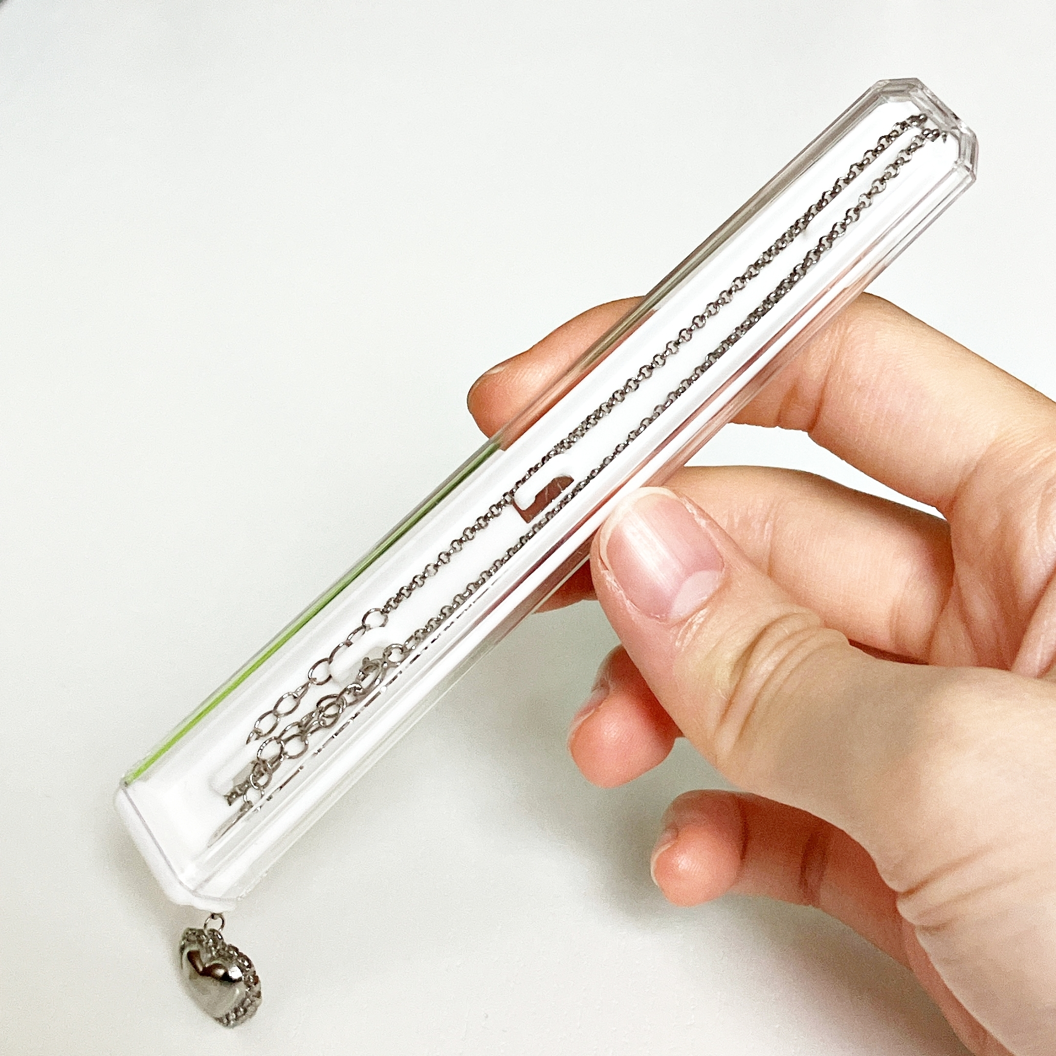 Seria(セリア)のおすすめ雑貨「絡みにくいネックレスケース 2P」