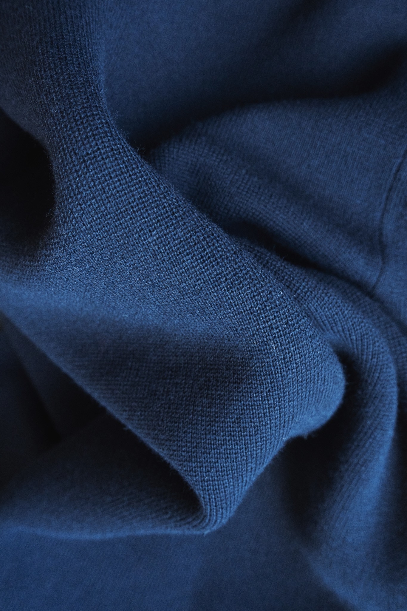 ユニクロのオススメトップス「ウォッシャブルストレッチミラノリブクルーネックセーター」