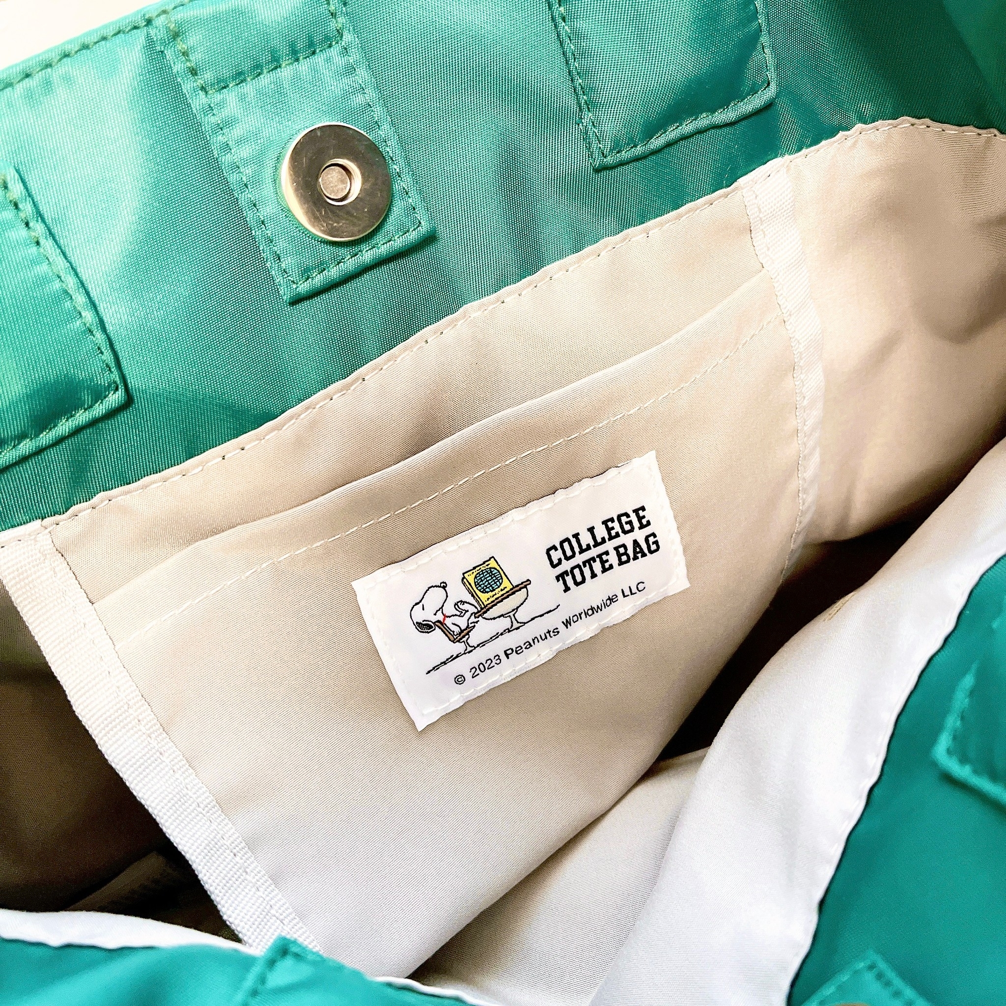 PLAZA（プラザ）のオススメのバッグ「スヌーピー PEANUTS カレッジトートバッグ」