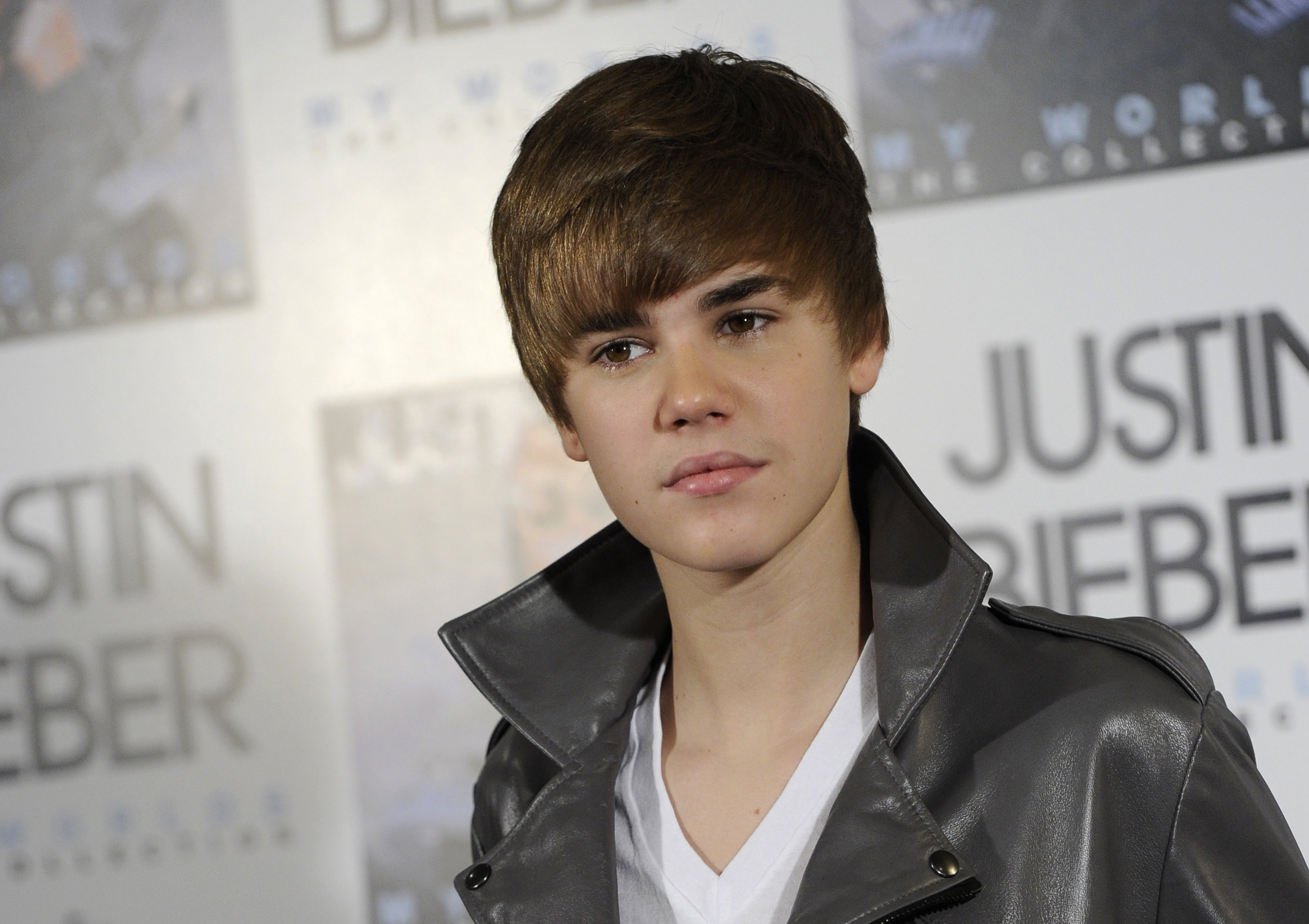 Close-up of Justin as a teen at a media event