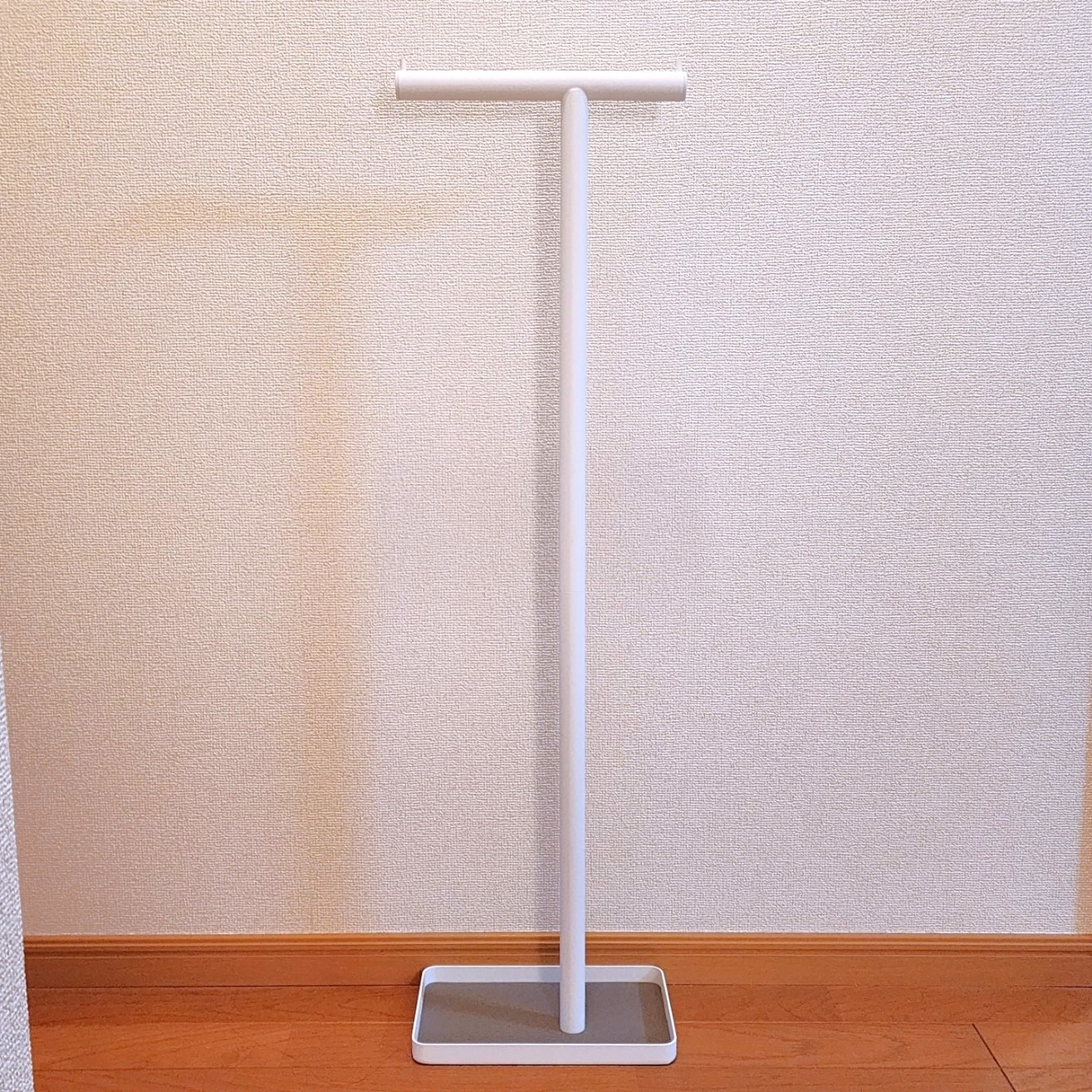 ニトリのおすすめ便利グッズ「ハンギングかさたて（ホワイト）」