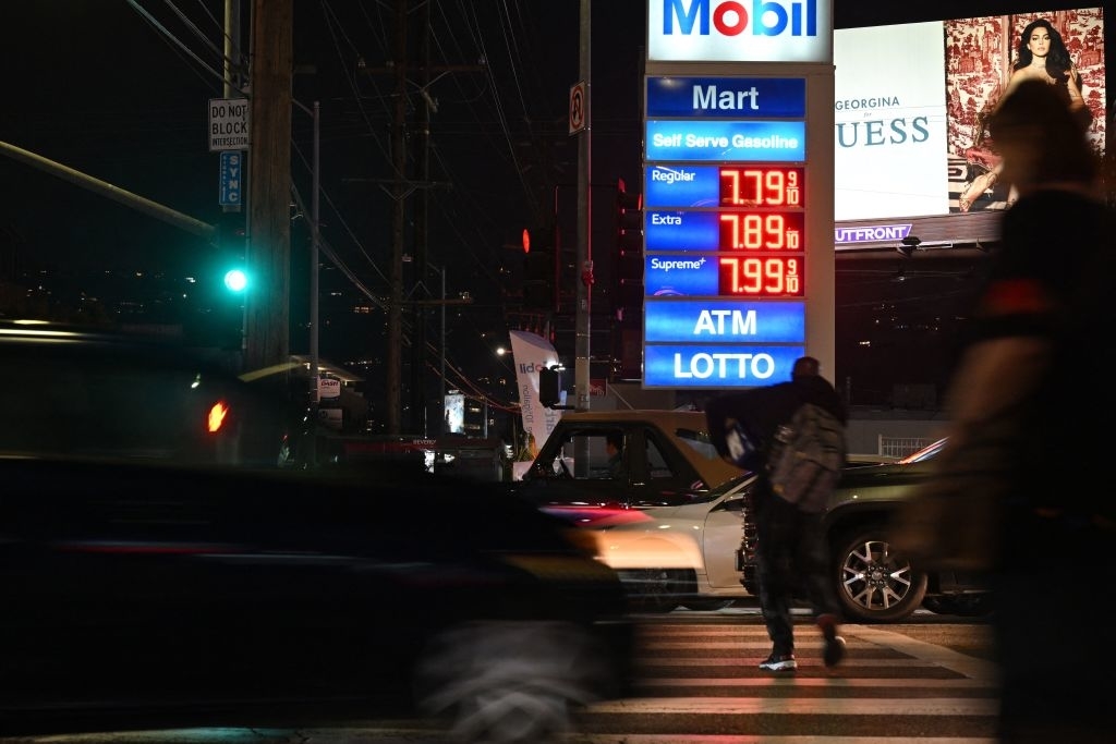 Gas prices for Mobil are being shown