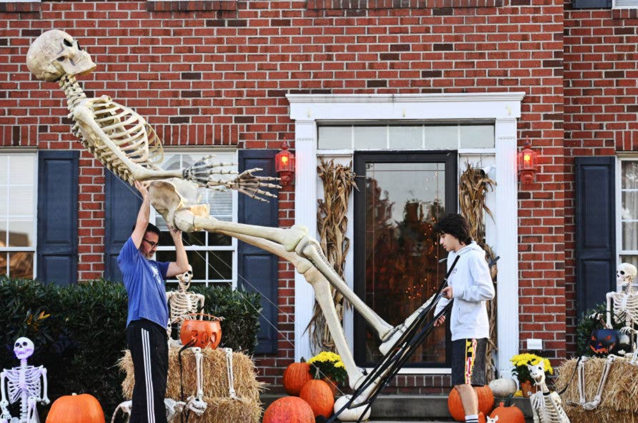 Show Us Your 12 Ft Home Depot Skeleton This Year   Original 648 1698165554 2 