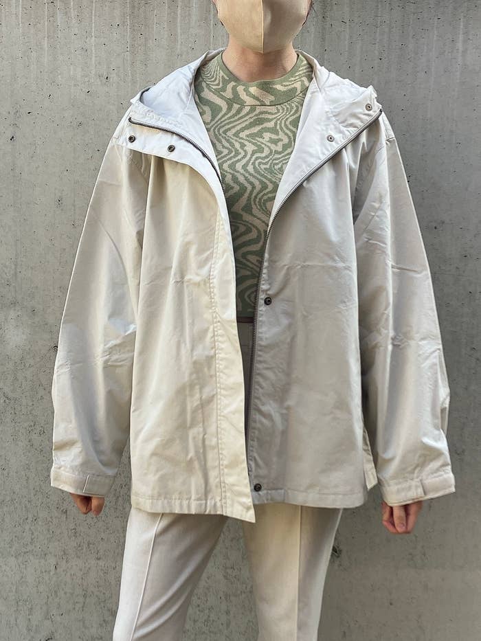 無印良品のおすすめジャケット「撥水フードジャケット」