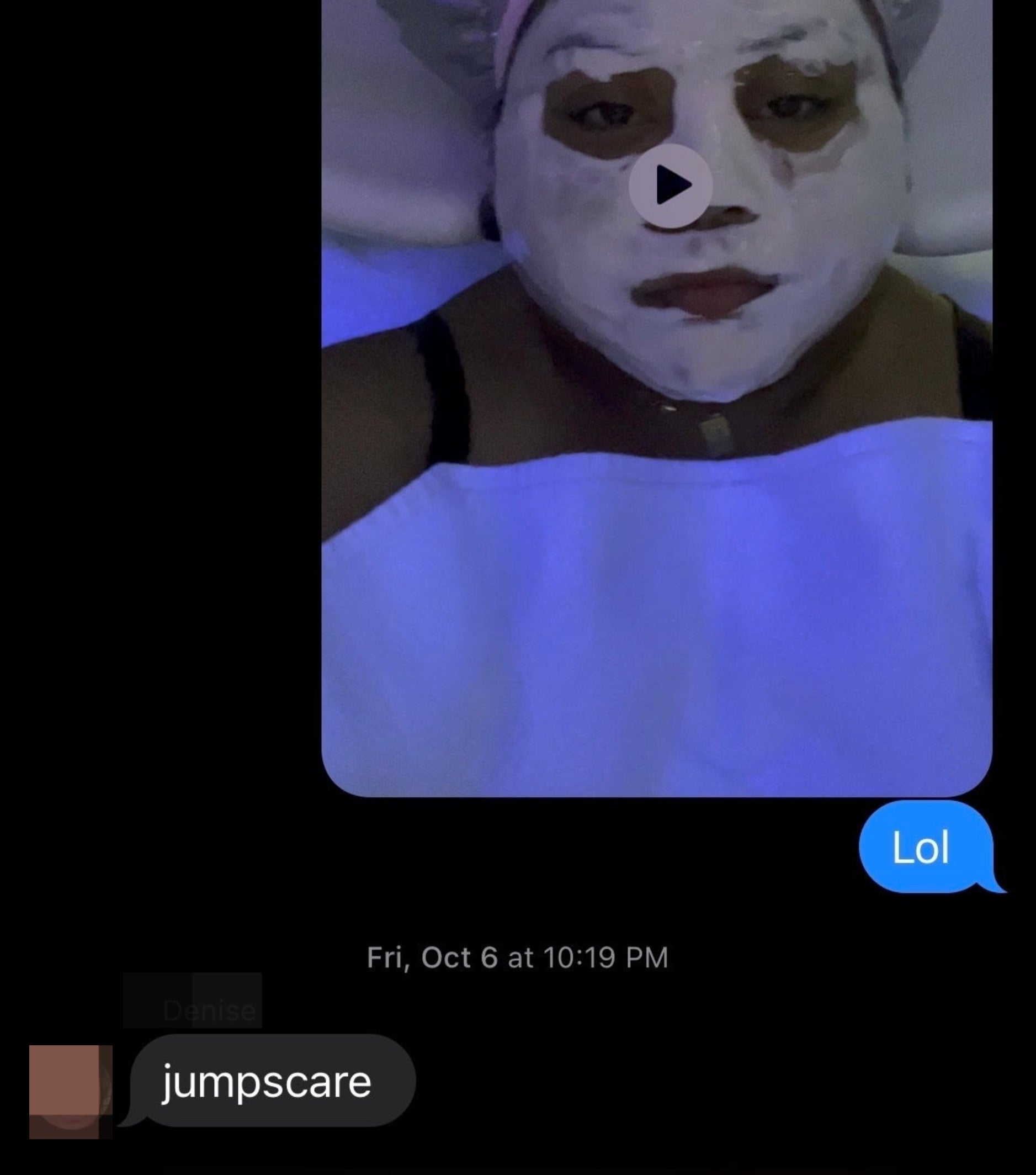 The author shows a screenshot of her sister calling her photo a jump scare