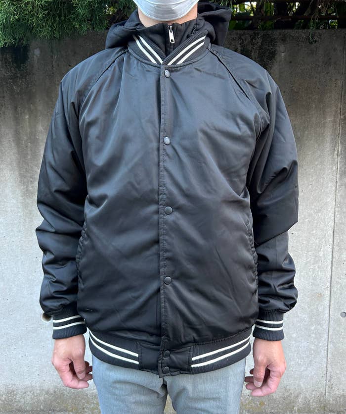 WORKMAN(ワークマン)のおすすめアウター「裏アルミMA-1タイプボンバーフーディ」