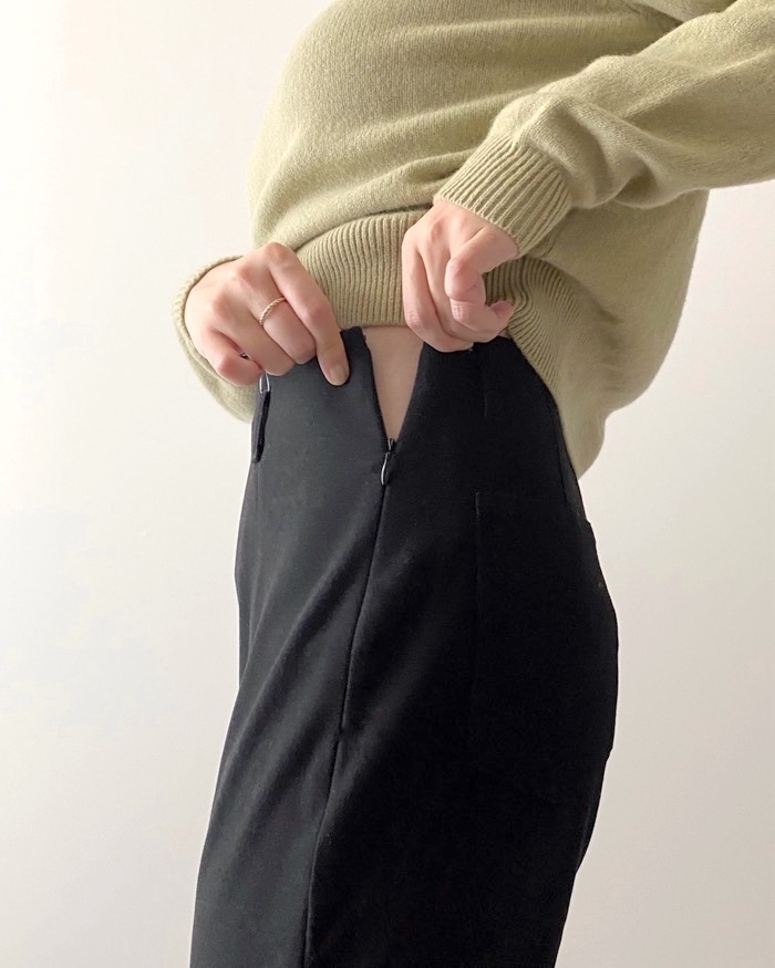 GUのオススメのパンツ「フロントスリットフレアパンツ+E」