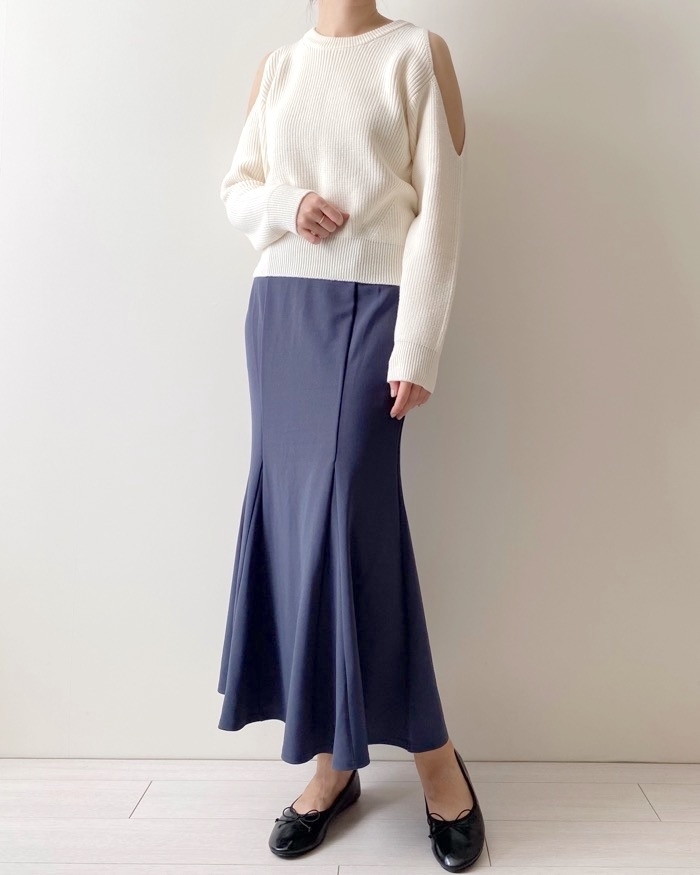 GUのオススメのトップス「カットアウトセーター(長袖)Q」のコーディネート