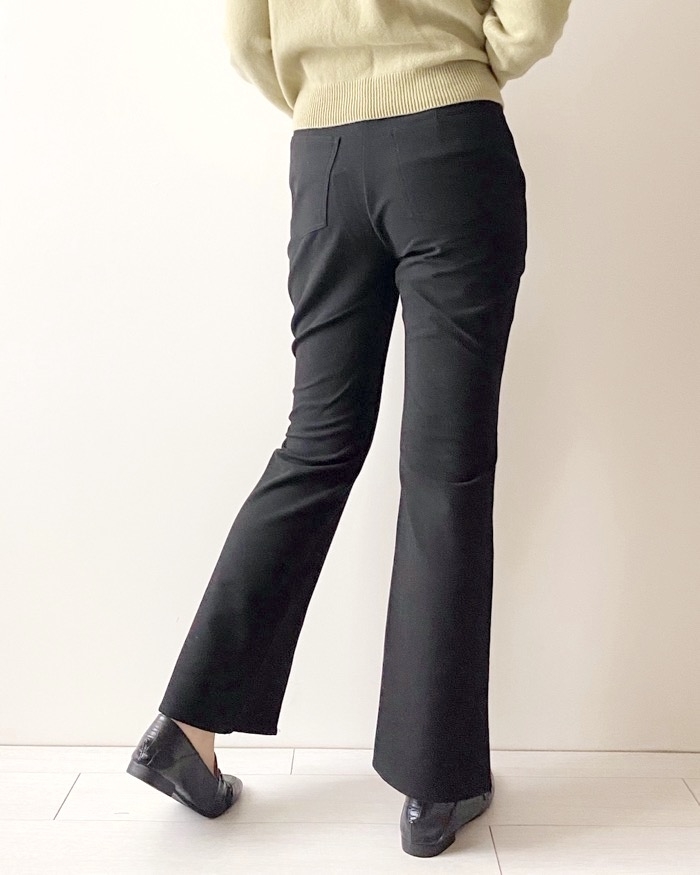 GUのオススメのパンツ「フロントスリットフレアパンツ+E」