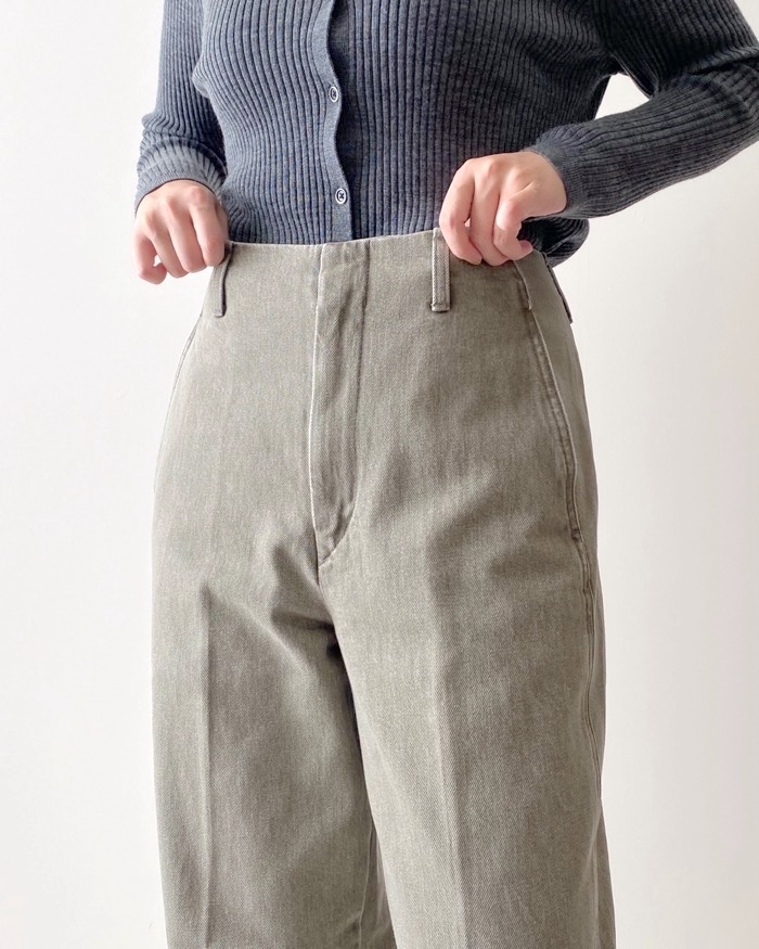 UNIQLO(ユニクロ)のおすすめボトムス「デニムストレートパンツ セットアップ可能」