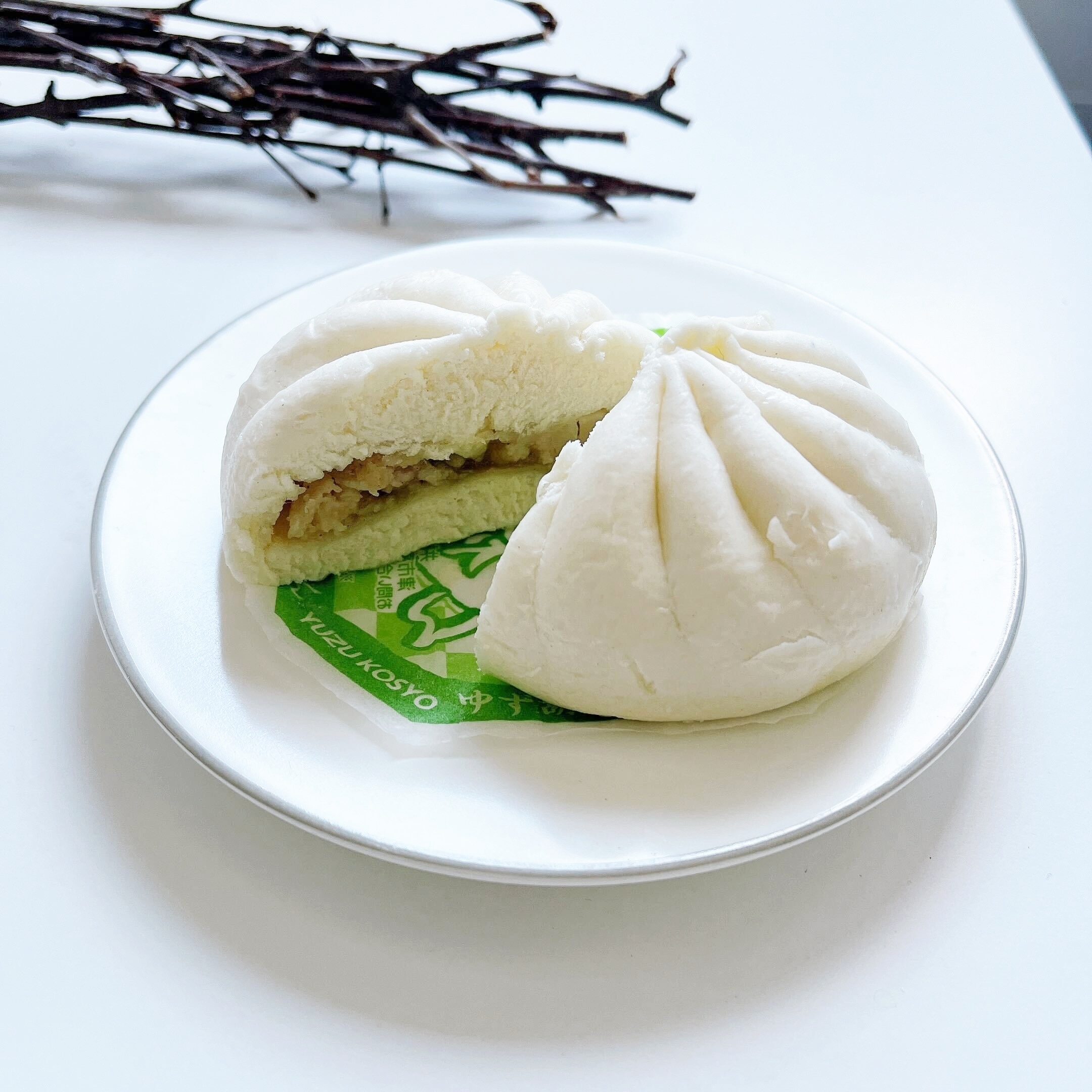 FamilyMart(ファミリーマート)のオススメのホットスナック「ゆず胡椒肉まん」