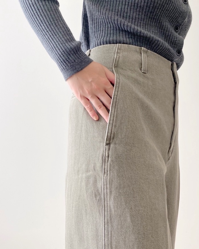 UNIQLO(ユニクロ)のおすすめボトムス「デニムストレートパンツ セットアップ可能」