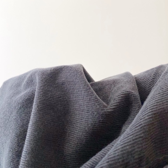 GU（ジーユー）のおすすめボトムス「コーデュロイパラシュートパンツ」