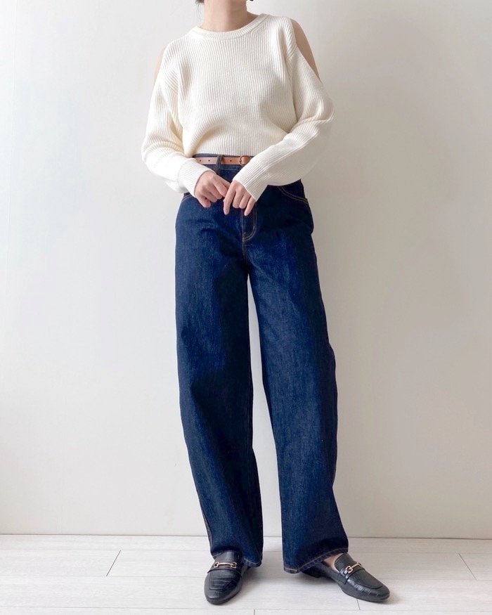 GUのオススメのトップス「カットアウトセーター(長袖)Q」のコーディネート