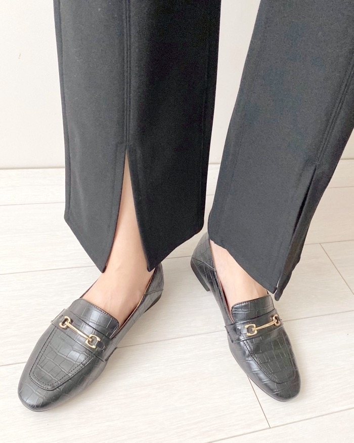 GUのオススメのパンツ「フロントスリットフレアパンツ+E」