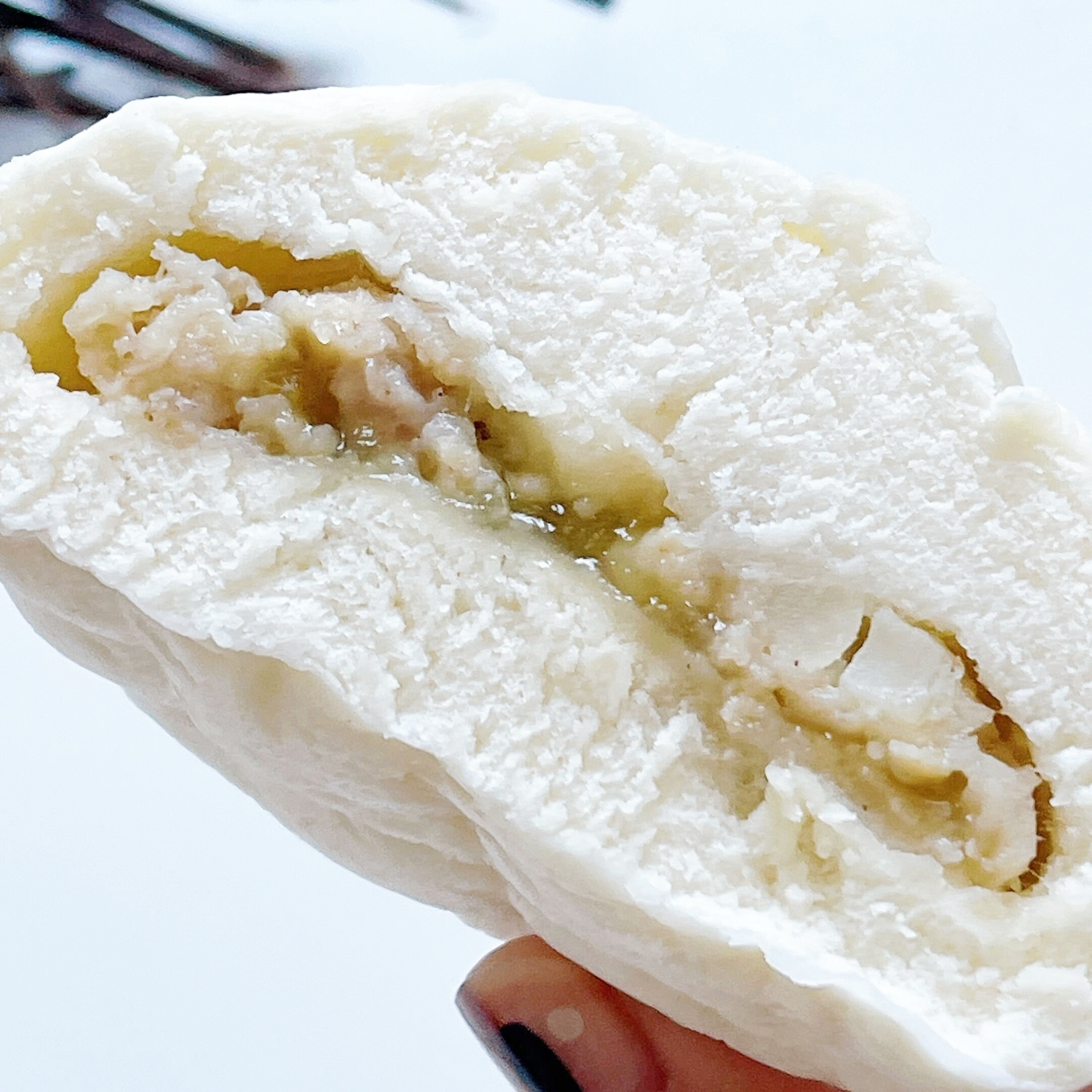 FamilyMart(ファミリーマート)のオススメのホットスナック「ゆず胡椒肉まん」