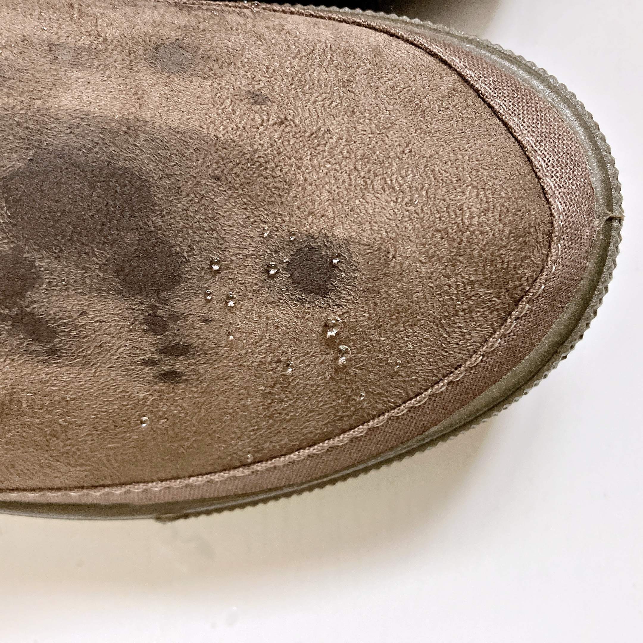 無印良品のおすすめシューズ「撥水起毛スリッポンスニーカー」