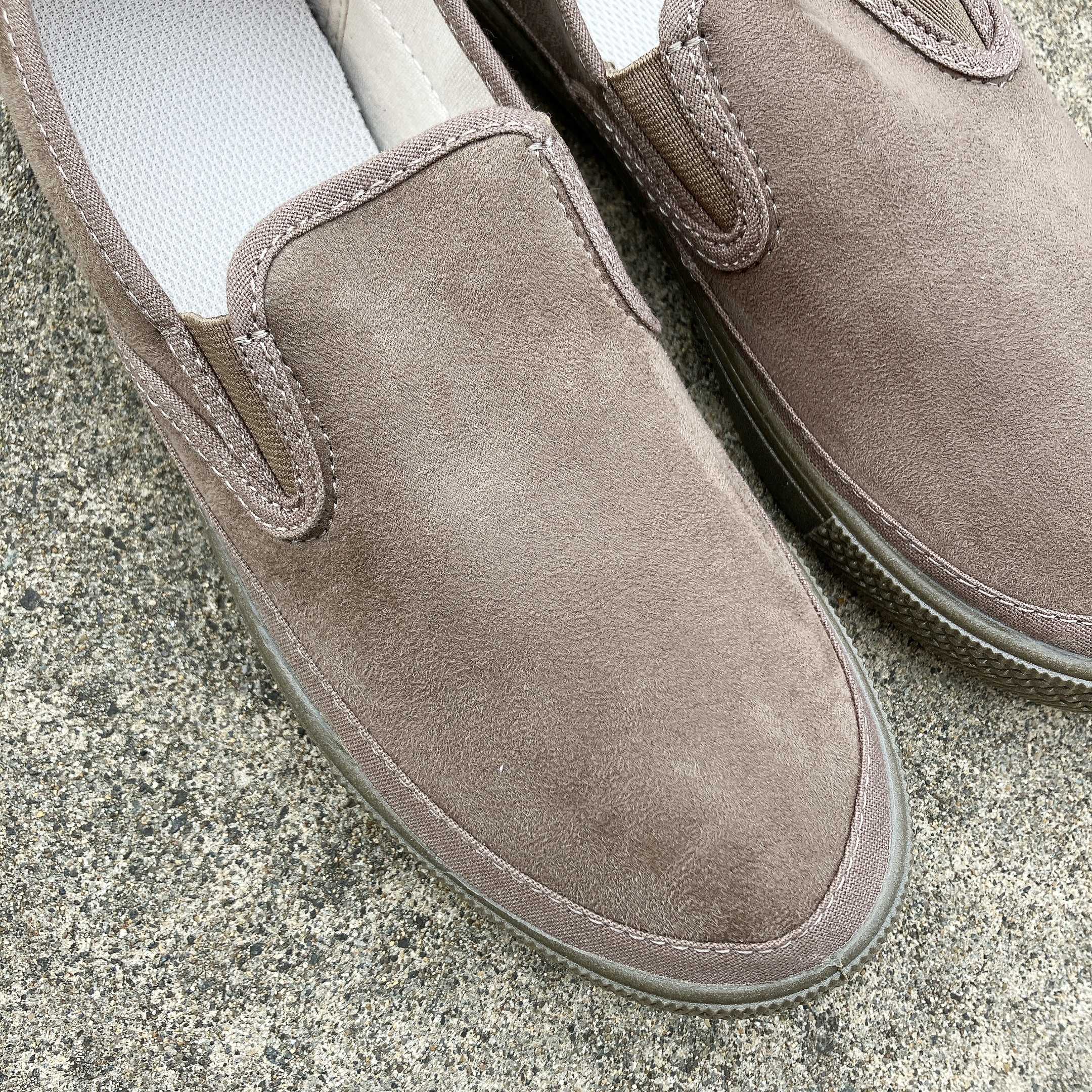 無印良品のおすすめシューズ「撥水起毛スリッポンスニーカー」