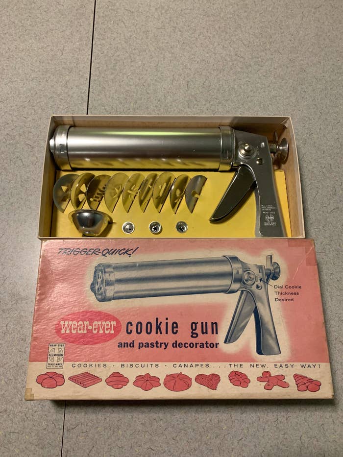 cookie gun and pastry decorator