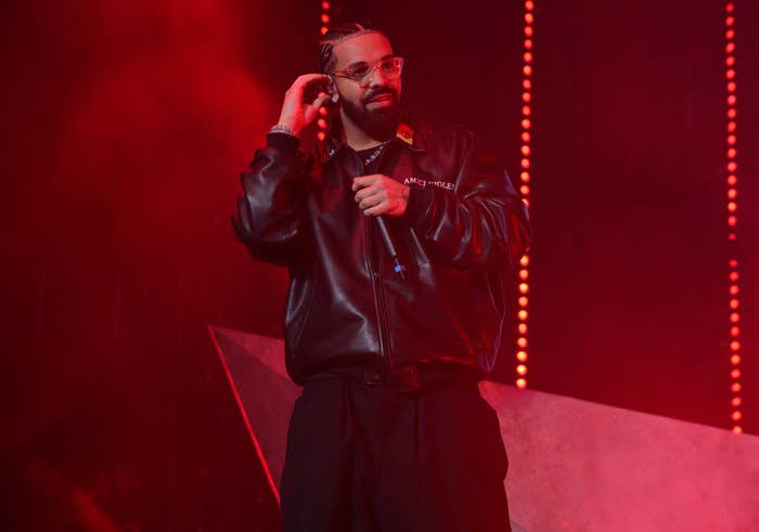 ATLANTA, GA - DECEMBER 9: Rapper Drake performs onstage during &quot;Lil Baby &amp; Friends Birthday Celebration Concert&quot; at State Farm Arena on December 9, 2022 in Atlanta, Georgia.