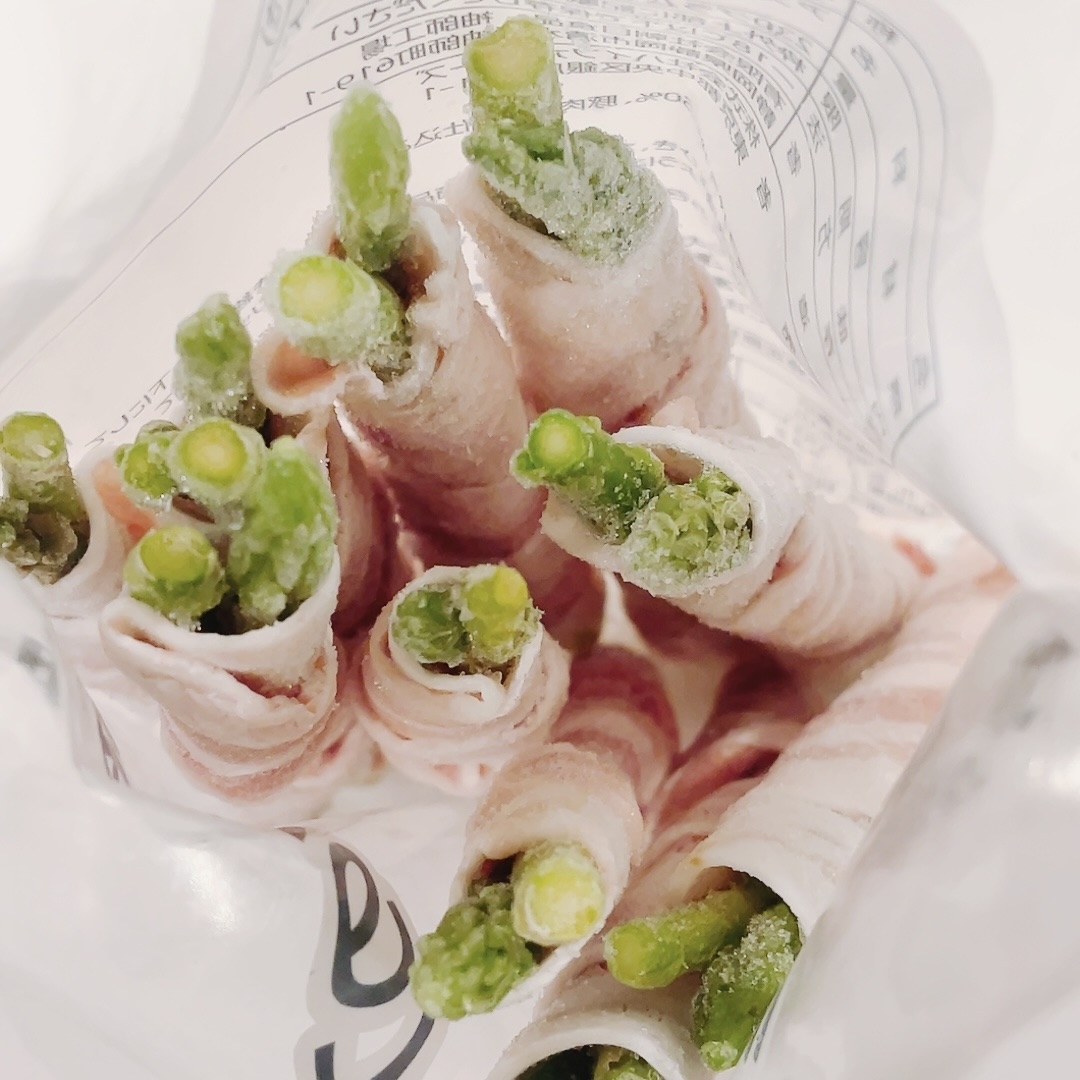 業務スーパーのオススメのおかず「豚肉のアスパラ巻き」