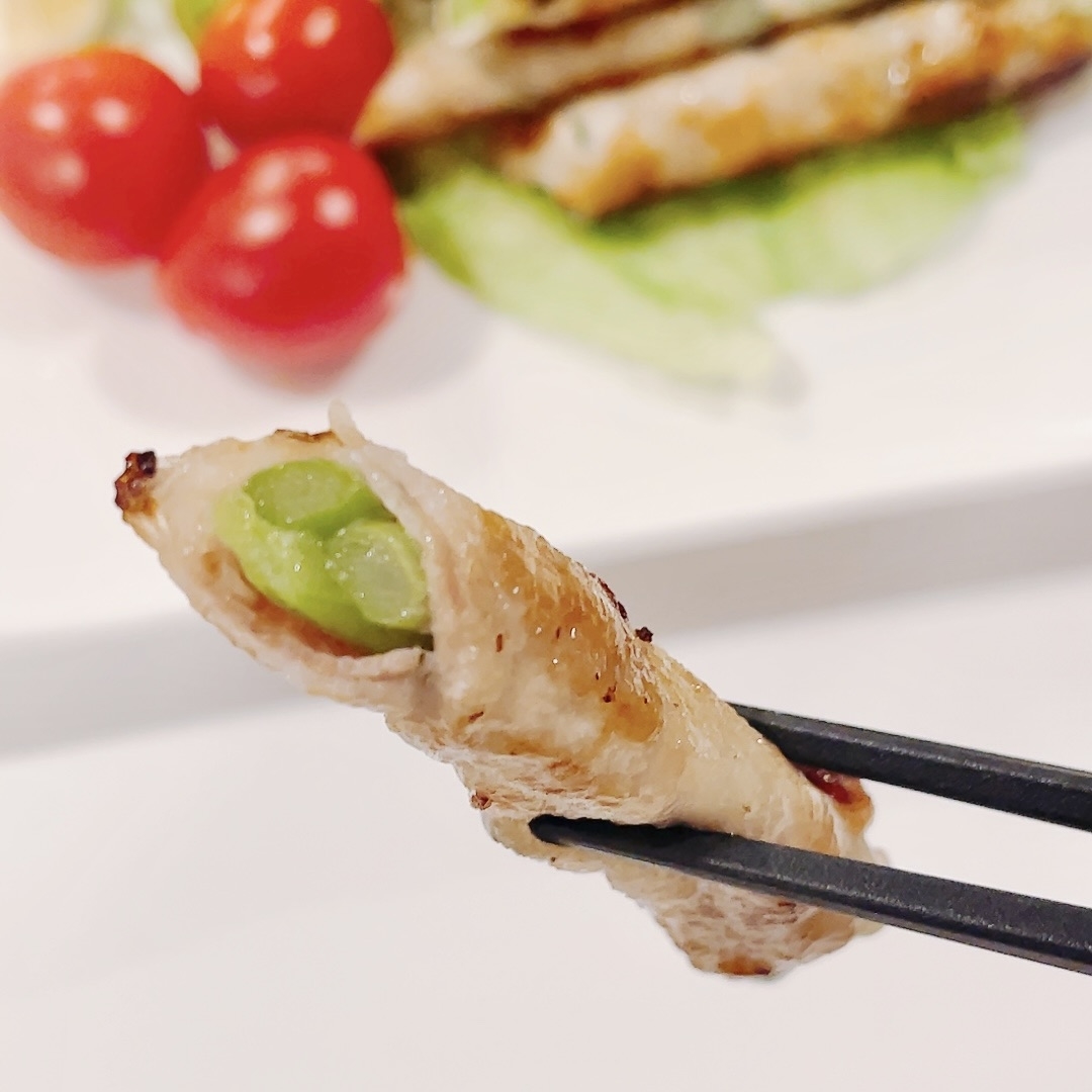 業務スーパーのオススメのおかず「豚肉のアスパラ巻き」