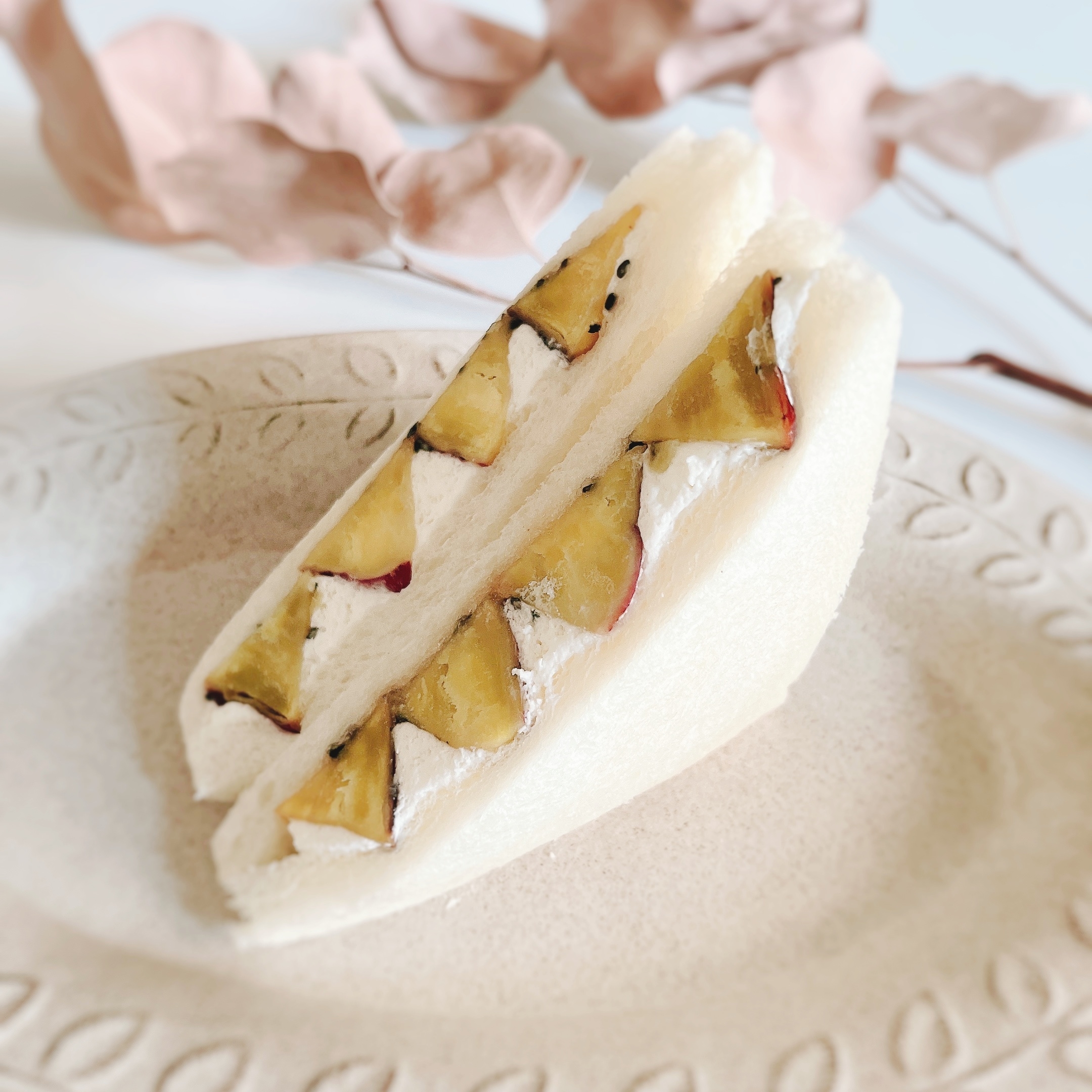 LAWSON(ローソン)のおすすめ「おいもやさん興伸監修 大学芋&ホイップ」