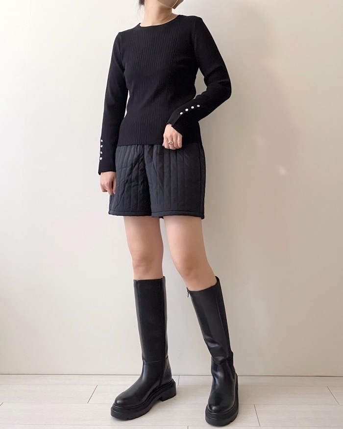 GUのオススメのトップス「リブボタンスリーブセーター(長袖)Z」のコーディネート