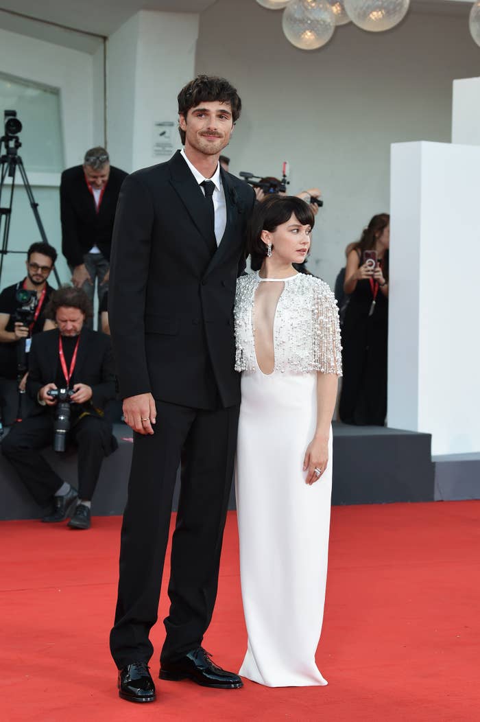 Jacob Elordi and Cailee Spaeny on the red carpet